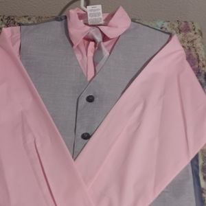 Size 18 boys  suit pink in color. Brand new  have not been wore  but the tag is